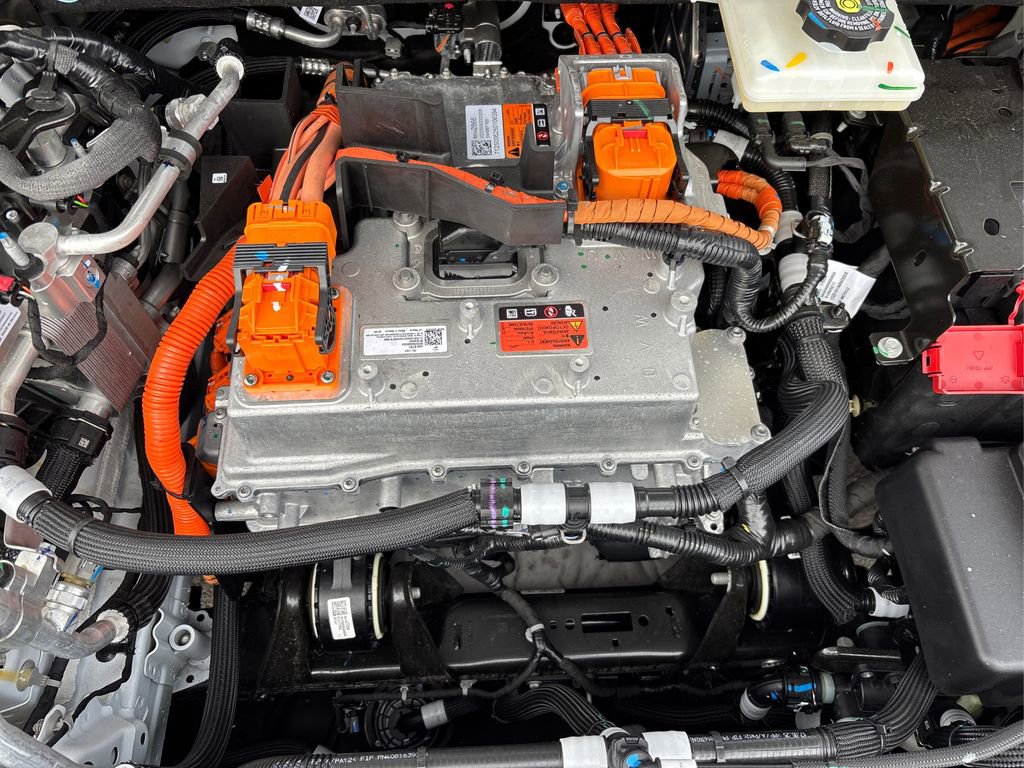 Used 2025 Chevrolet Equinox EV LT w/ Convenience Package II image 13