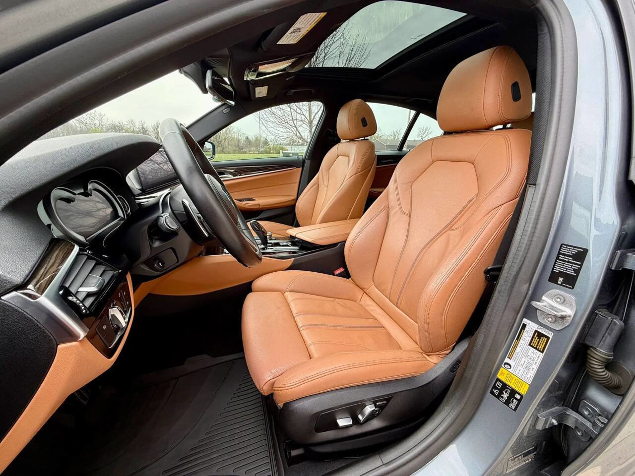 Used 2019 BMW 530i xDrive w/ M Sport Package image 13