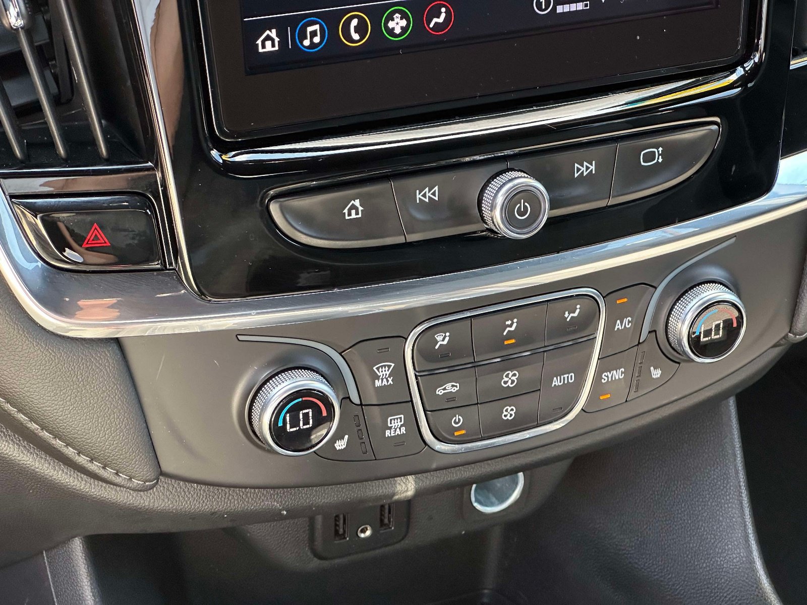 Used 2023 Chevrolet Traverse LT FWD image 29
