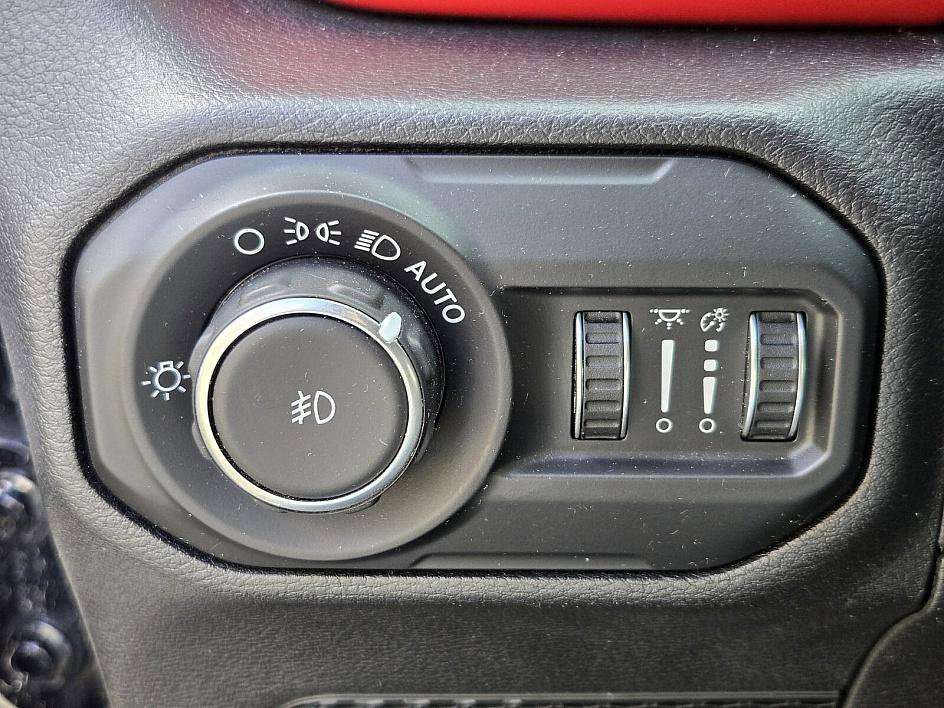 Used 2021 Jeep Wrangler Unlimited Rubicon w/ Dual Top Group image 27