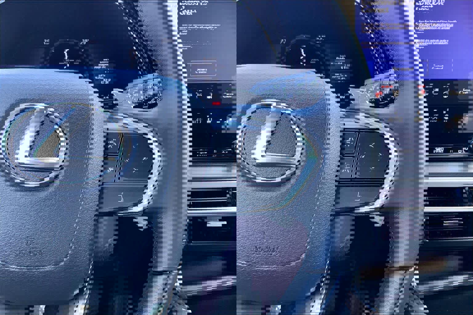 Used 2025 Lexus RX 450h Luxury w/ Convenience Package image 24