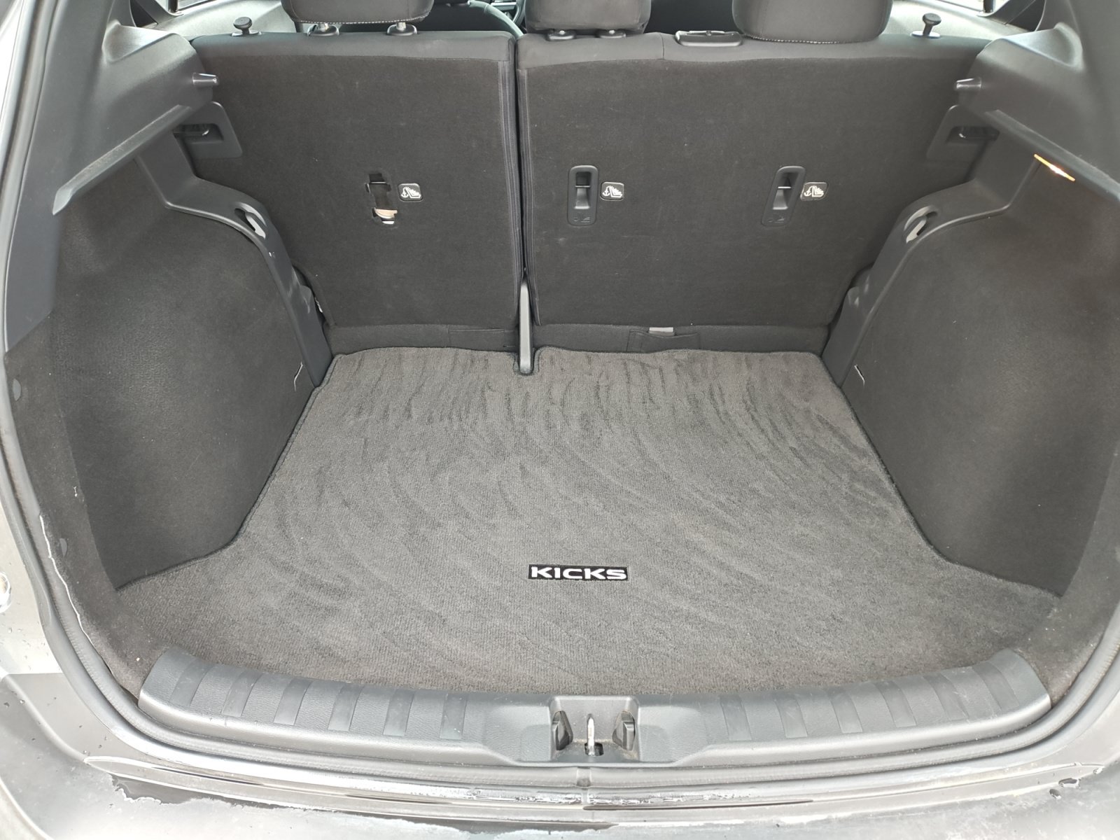 Used 2019 Nissan Kicks S FWD image 27