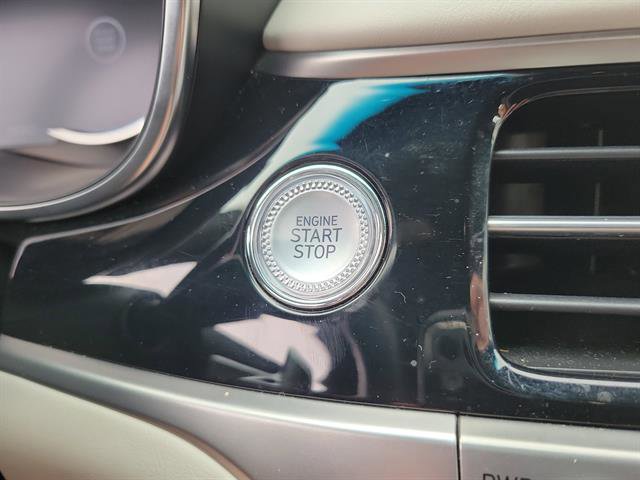 Used 2024 Genesis G70 2.5T image 14