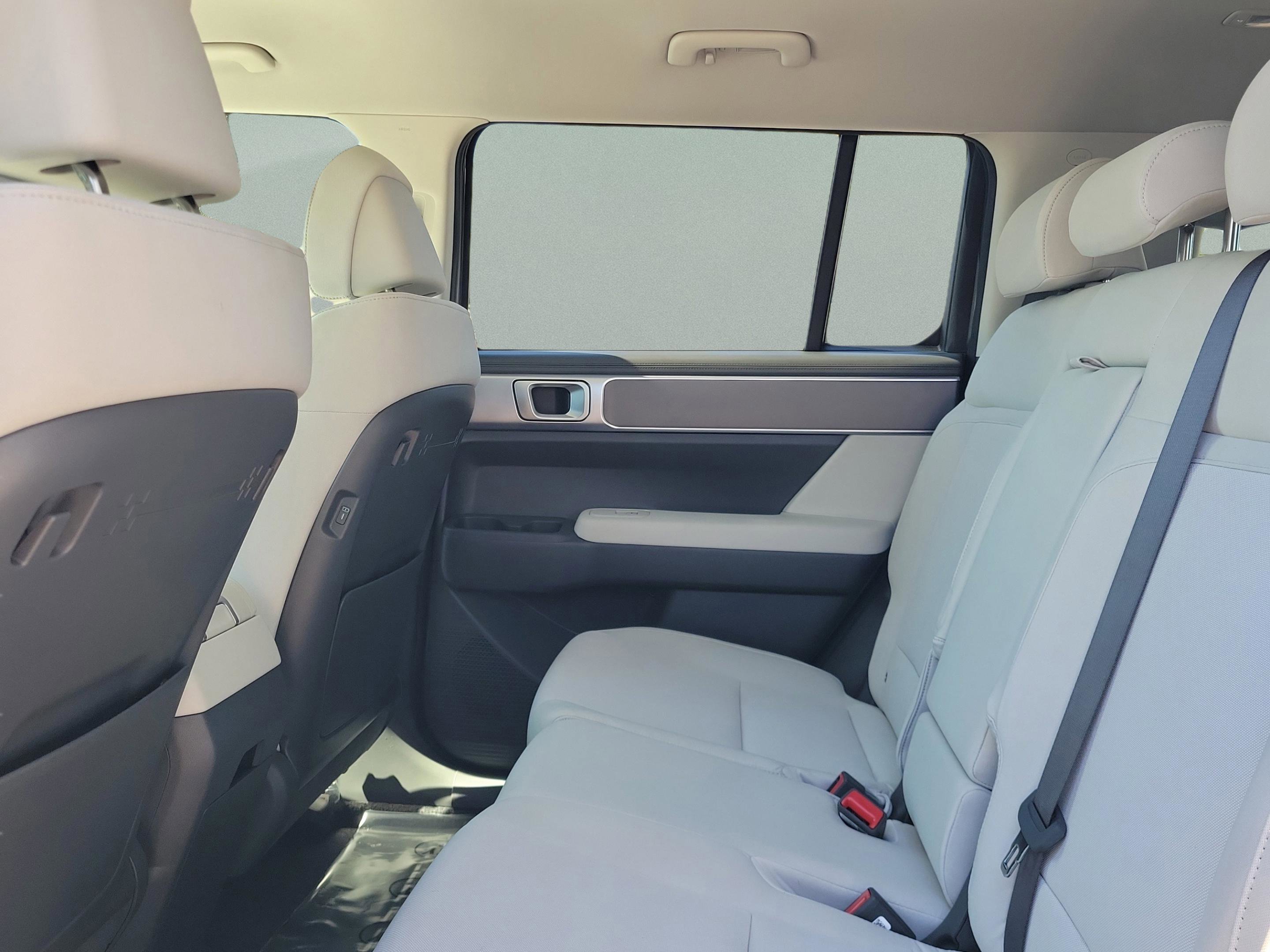 New 2026 Hyundai Santa Fe SE image 8