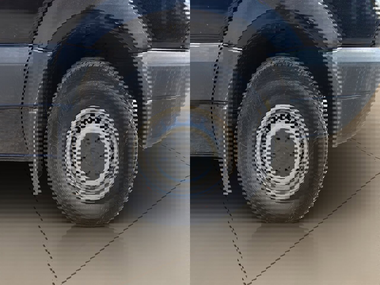 Used 2011 Freightliner Sprinter 2500 image 21