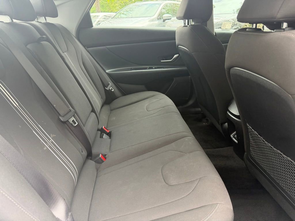 Used 2025 Hyundai Elantra SEL FWD image 8