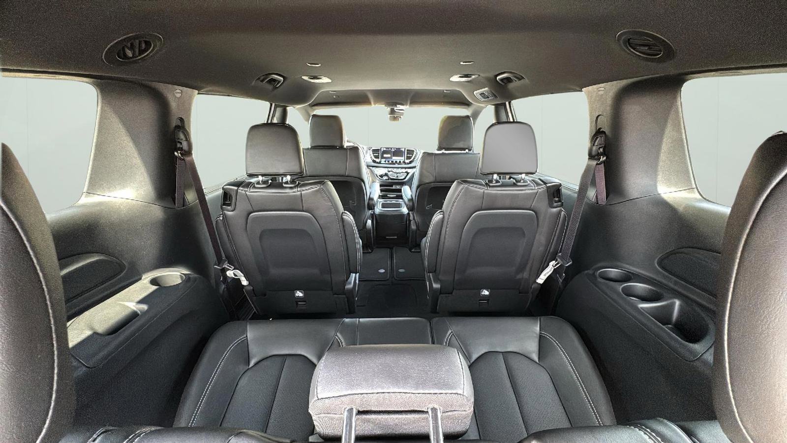New 2026 Chrysler Voyager LX image 3