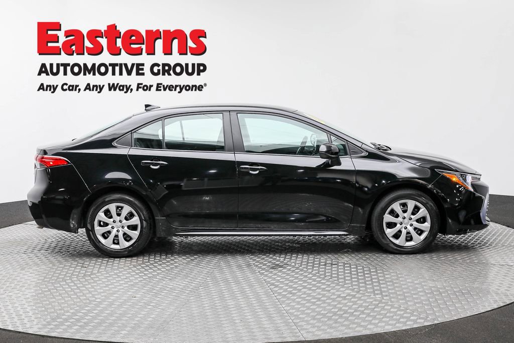 Used 2025 Toyota Corolla LE image 4