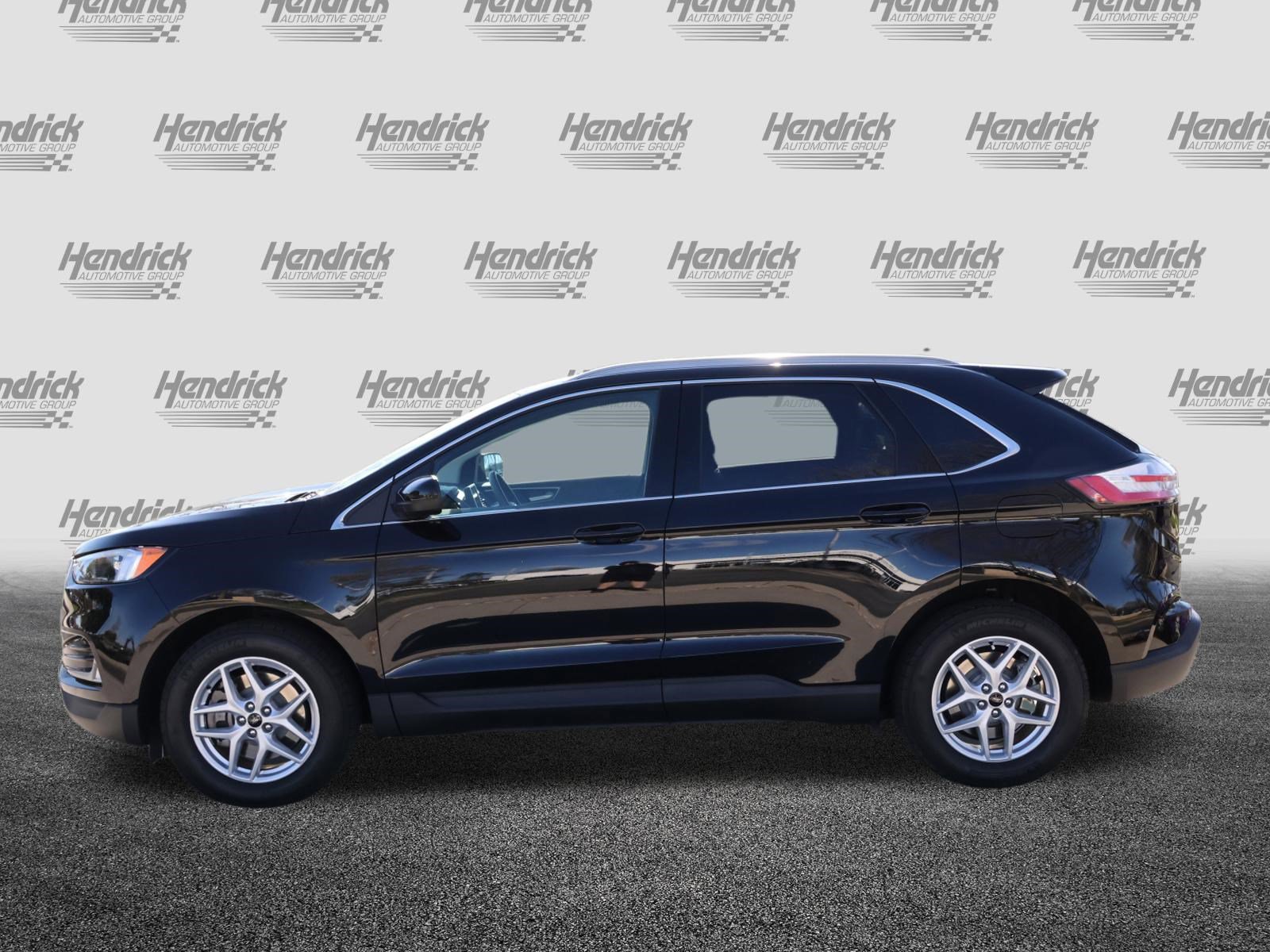 Used 2024 Ford Edge SEL w/ Convenience Package image 6