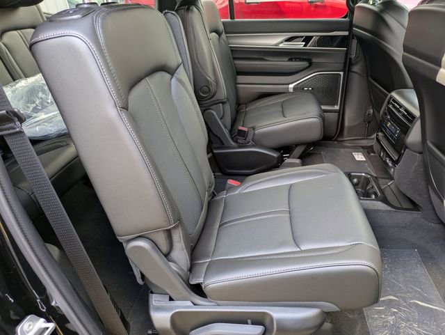 New 2026 Jeep Grand Wagoneer 4WD image 29