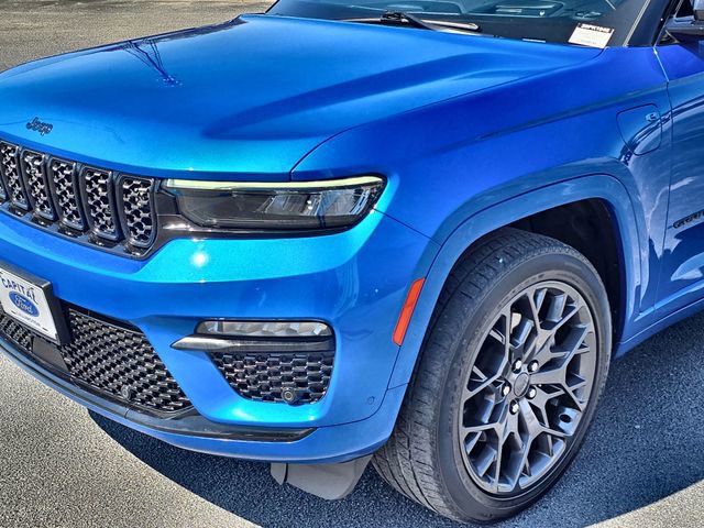 Used 2023 Jeep Grand Cherokee Summit AWD/4WD image 10