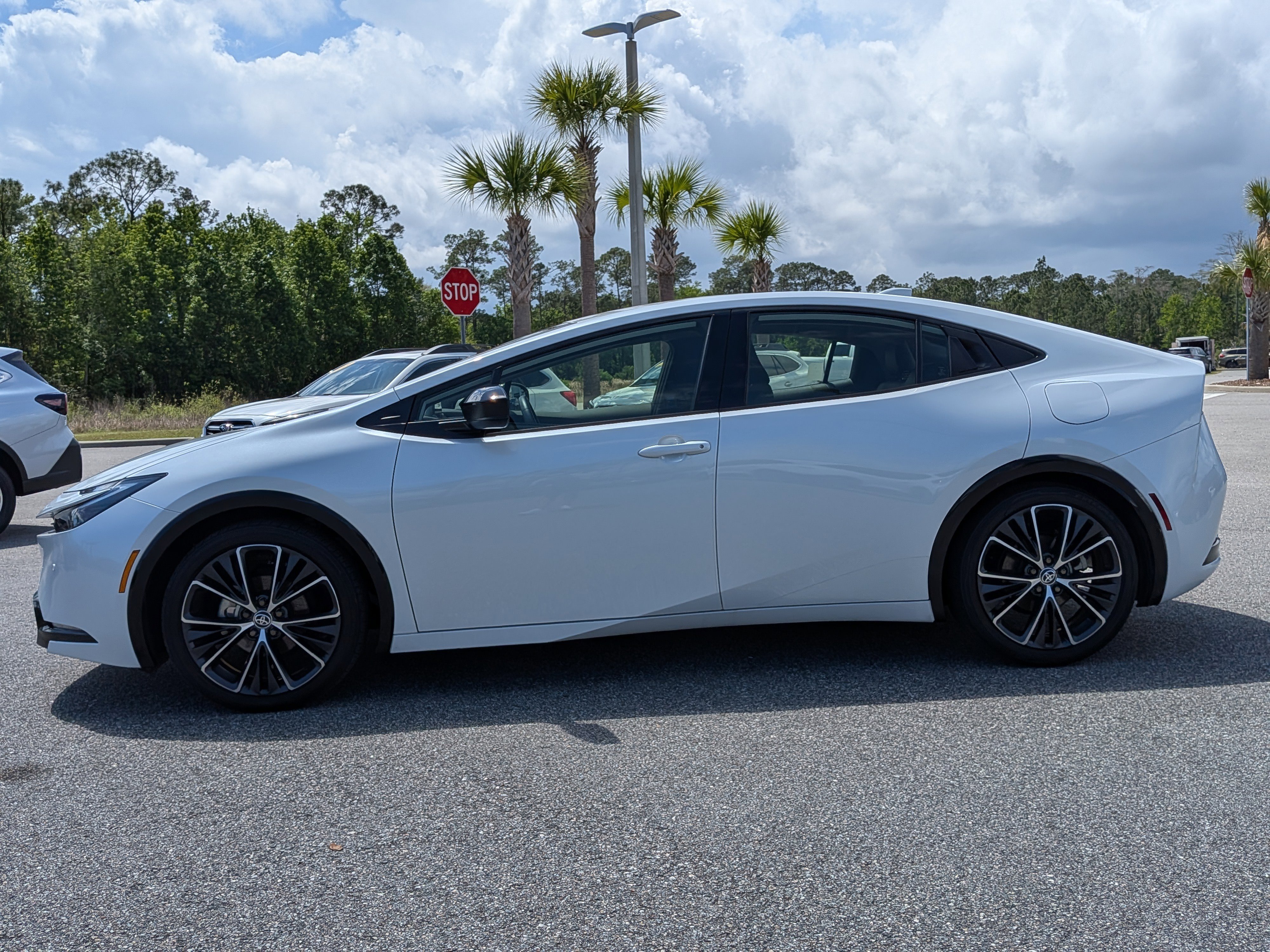 Used 2024 Toyota Prius XLE image 6