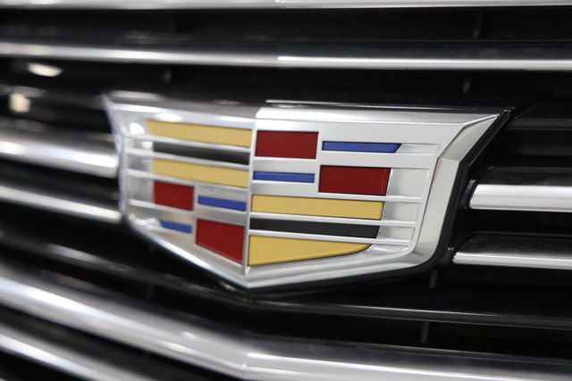 Used 2017 Cadillac XT5 Luxury w/ Driver Awareness Package image 9