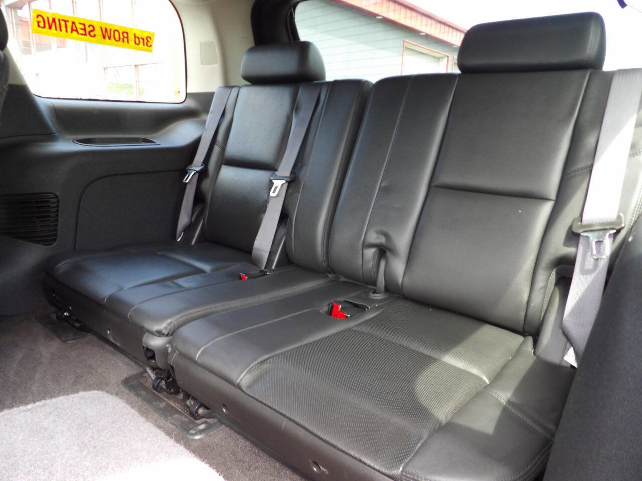 Used 2011 Cadillac Escalade Luxury AWD/4WD image 12