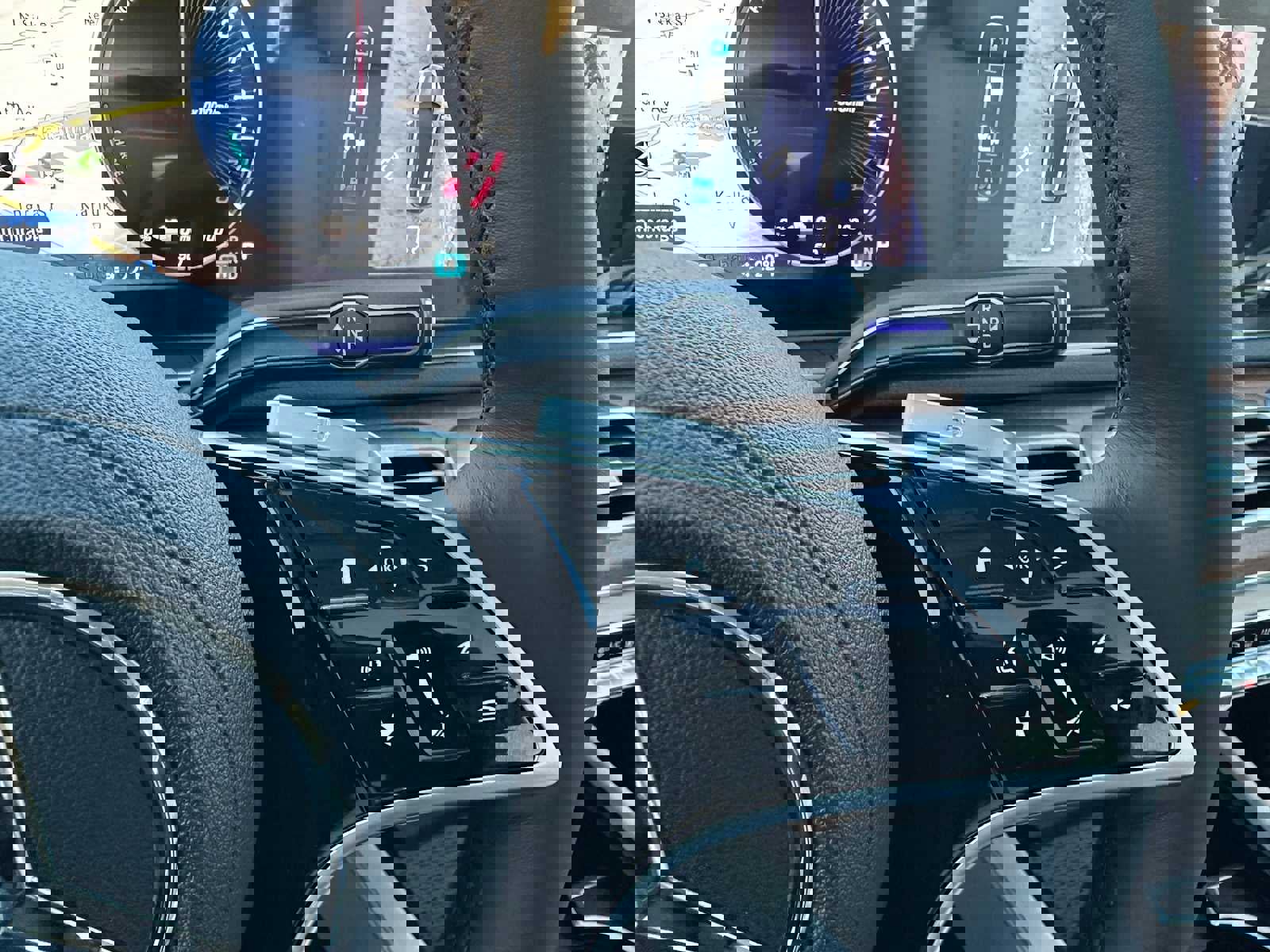 New 2026 Mercedes-Benz GLE 450e 4MATIC image 36