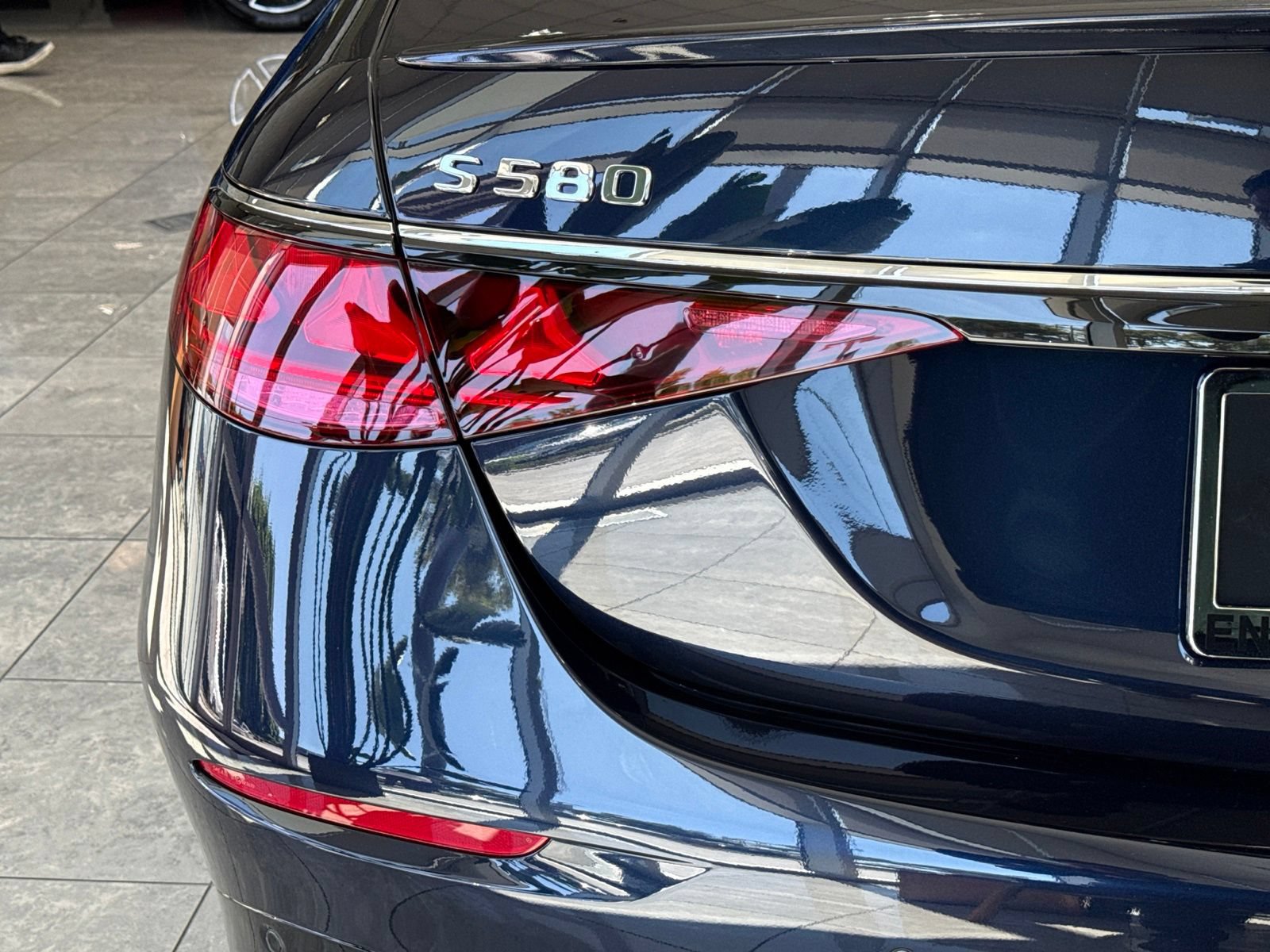 New 2027 Mercedes-Benz S 580 4MATIC Sedan image 8