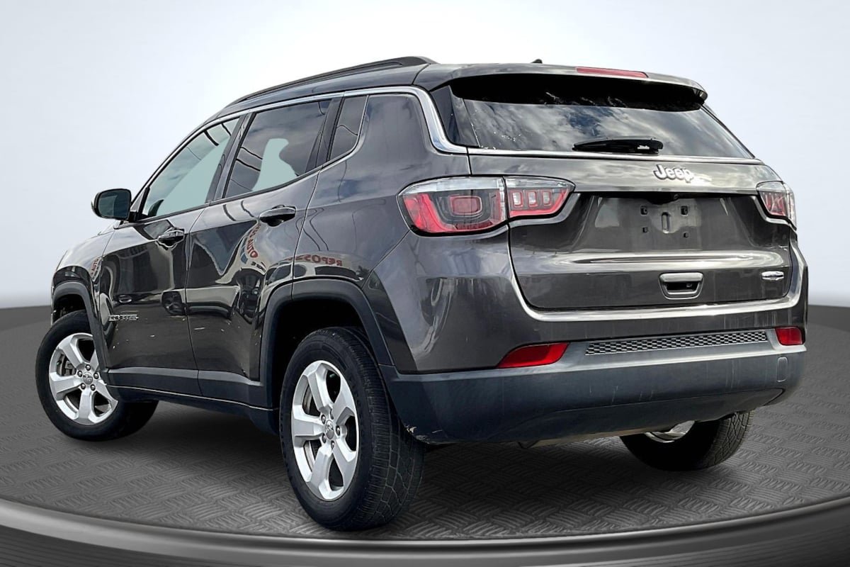 Used 2019 Jeep Compass Latitude w/ Popular Equipment Group image 2