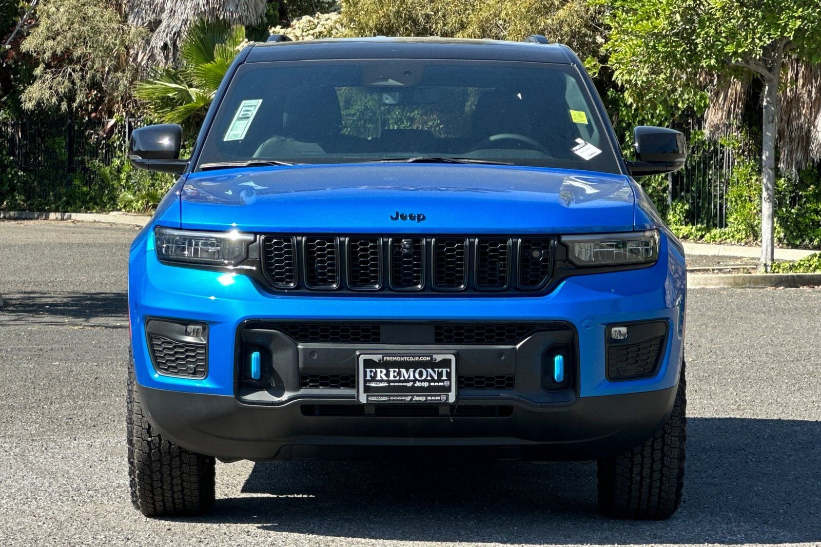 New 2023 Jeep Grand Cherokee Trailhawk w/ Advanced Protech Group II image 8