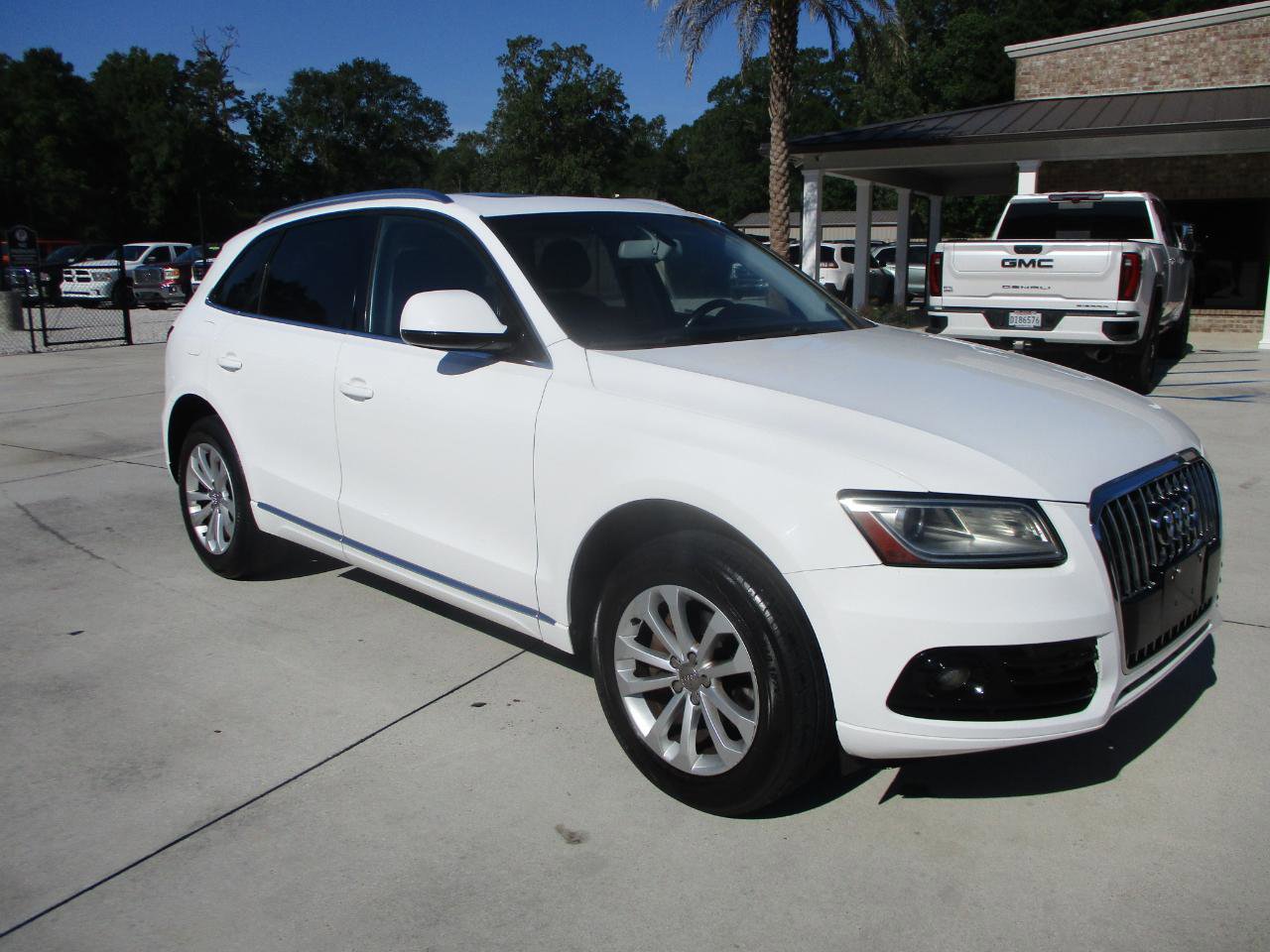 Used 2014 Audi Q5 2.0T Premium Plus w/ Premium Plus Package AWD/4WD image 2