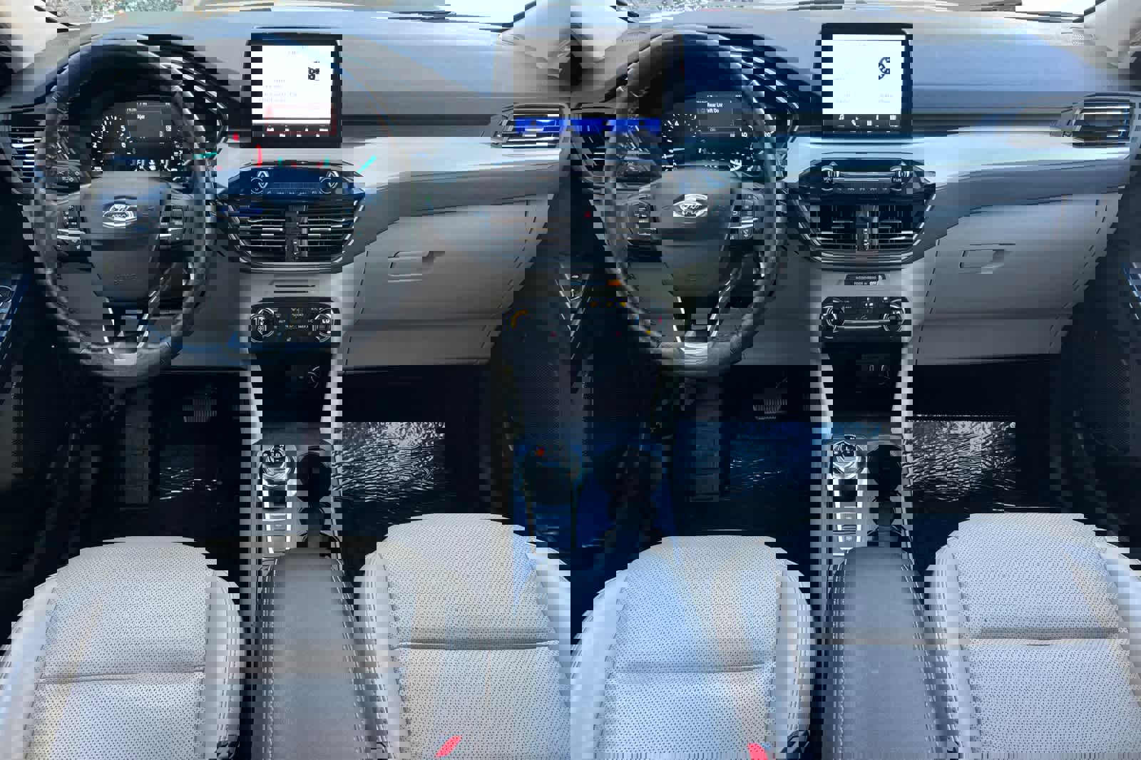 Used 2020 Ford Escape SEL image 3