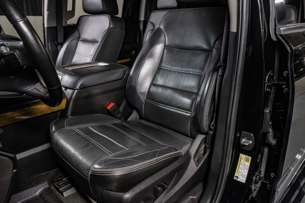 Used 2017 GMC Yukon XL Denali w/ Open Road Package AWD/4WD image 30