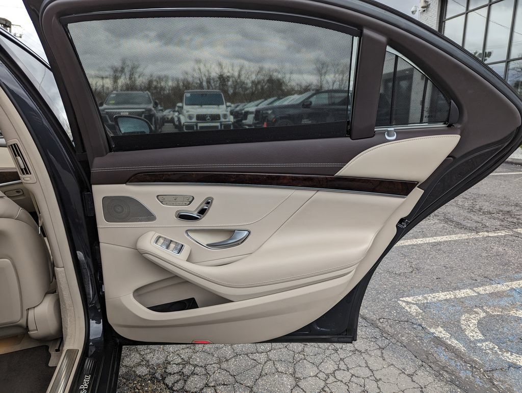 Used 2018 Mercedes-Benz S 560 4MATIC Sedan image 31