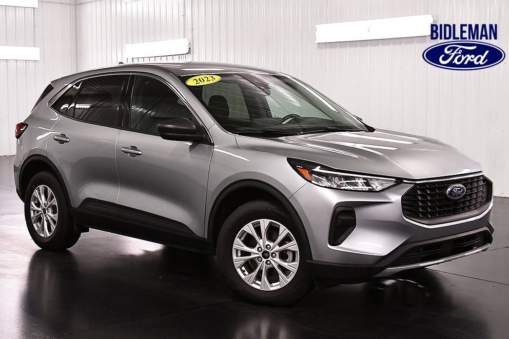 Used 2023 Ford Escape Active w/ Tech Pack #1 AWD/4WD image 1