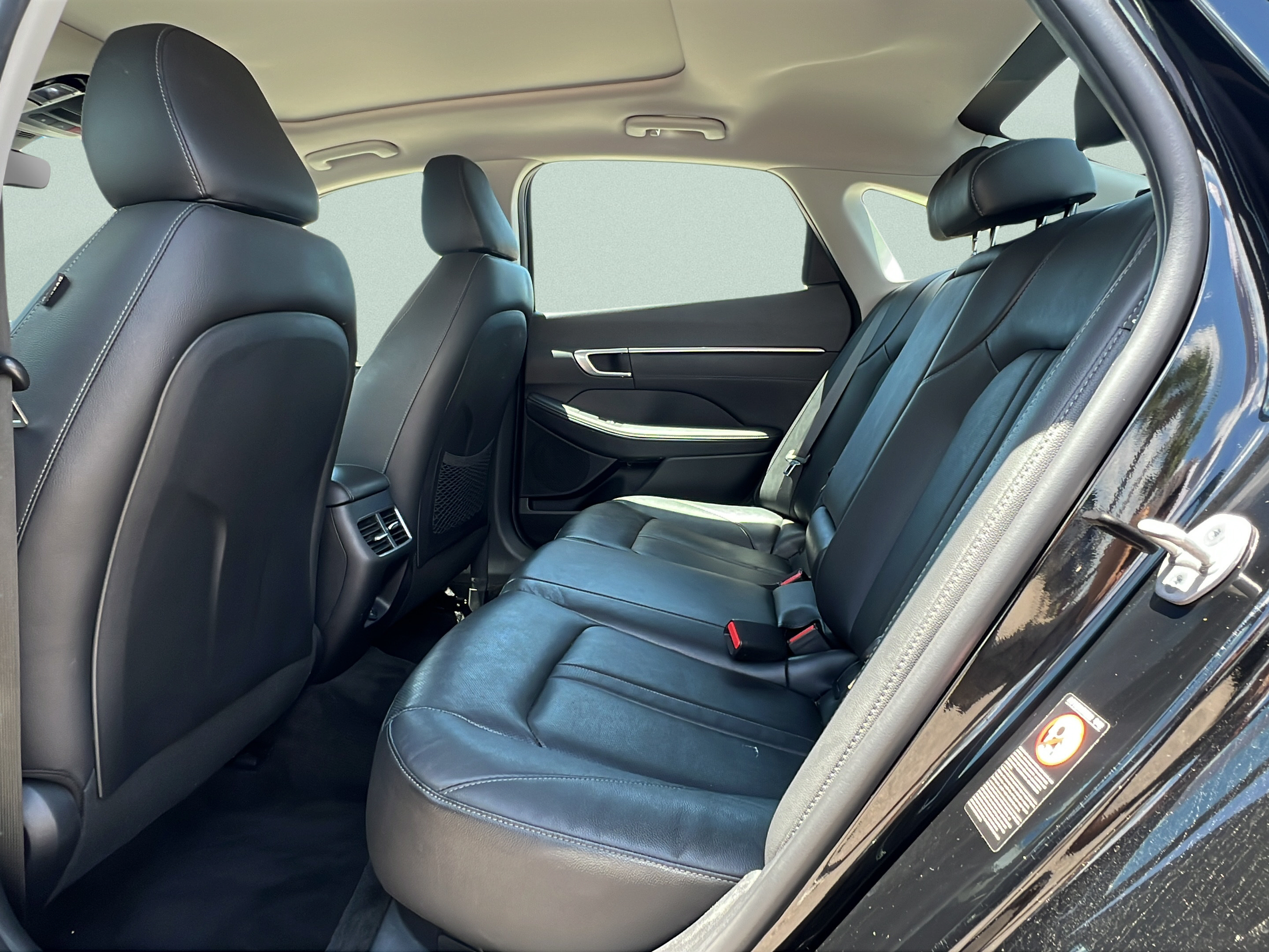 Used 2023 Hyundai Sonata Limited FWD image 9