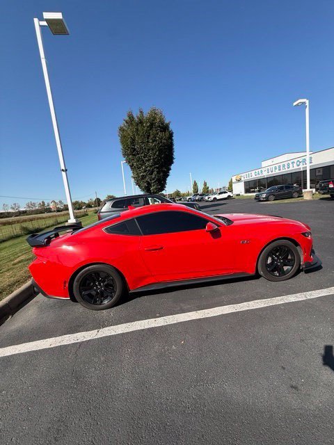 Used 2024 Ford Mustang GT RWD image 3