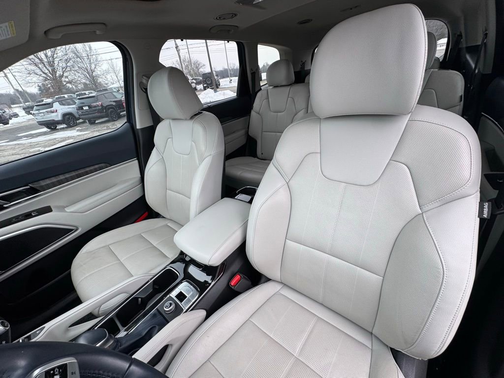 Used 2023 Kia Telluride EX image 21
