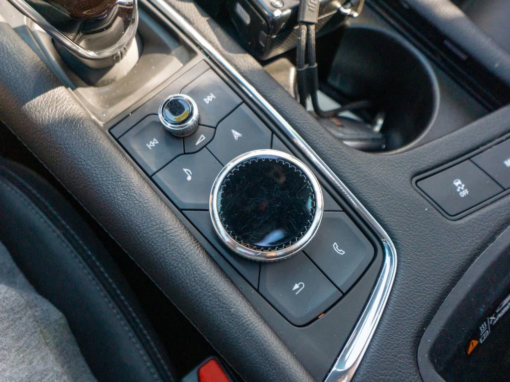 Used 2021 Cadillac XT6 Sport w/ LPO, ONYX Package image 28