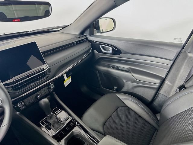 New 2026 Jeep Compass Latitude image 21