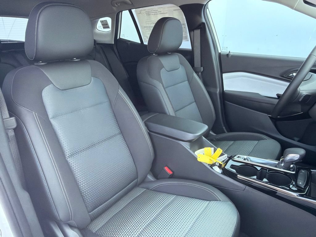 New 2026 Chevrolet Trax LT w/ Driver Confidence Package FWD image 5