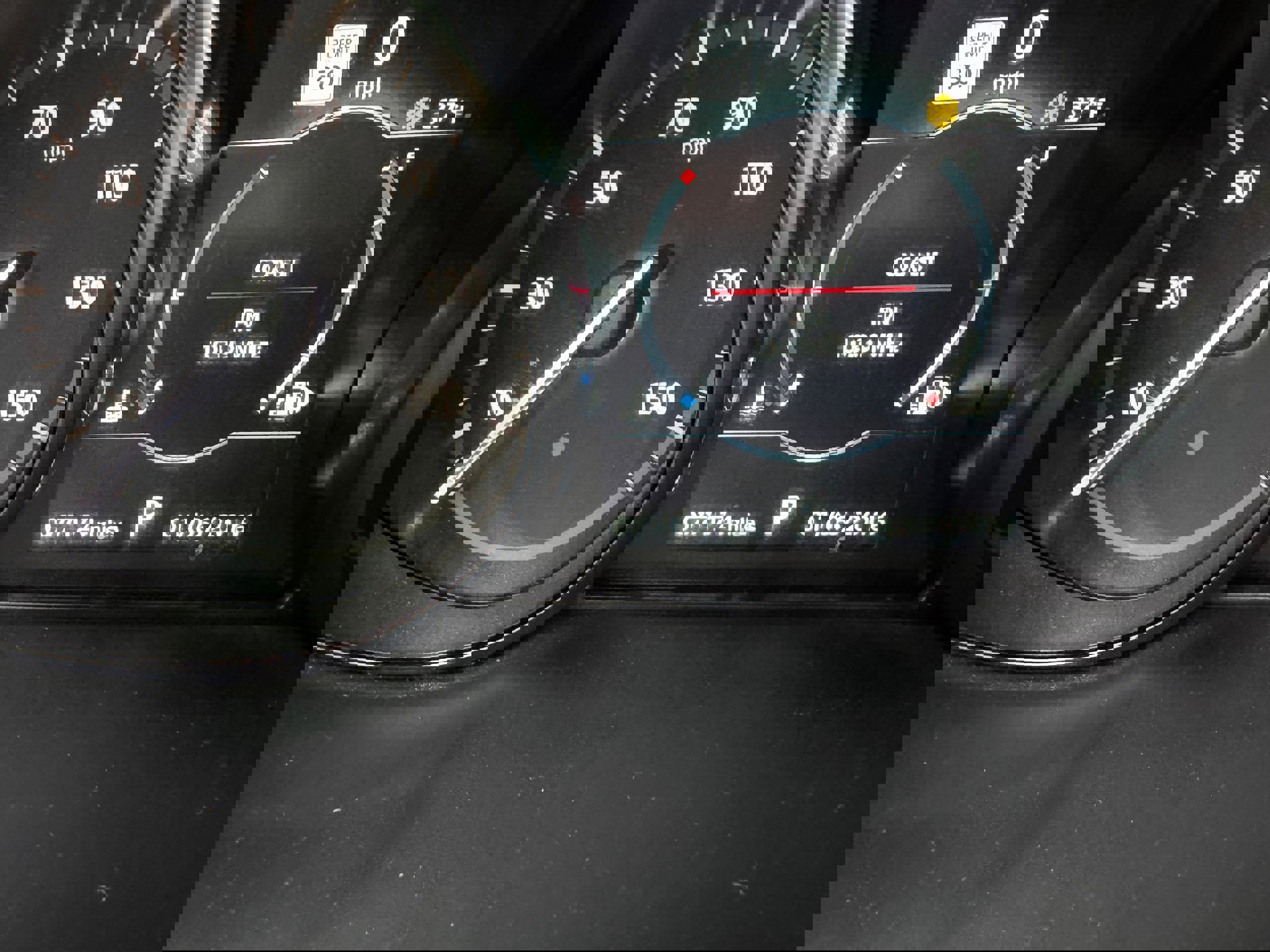 Used 2019 Land Rover Discovery Sport HSE Luxury image 13