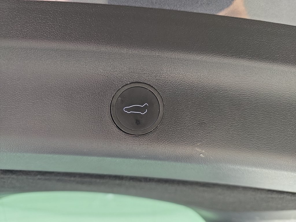 Used 2023 Tesla Model Y Long Range AWD/4WD image 16