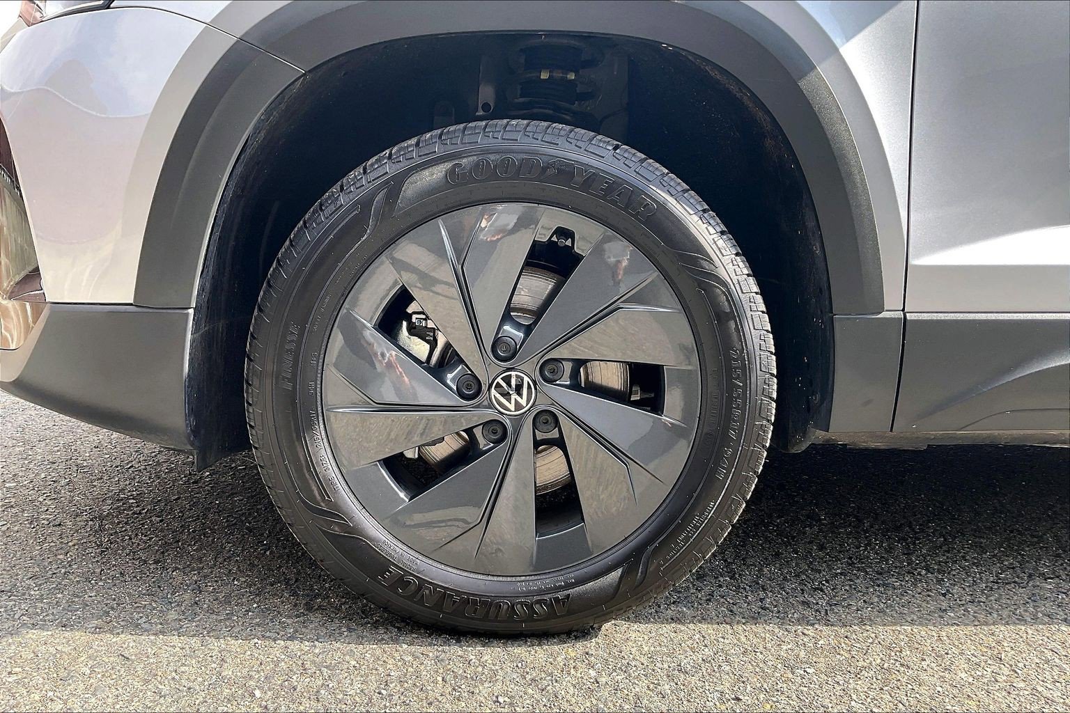 Certified 2025 Volkswagen Taos S FWD image 8