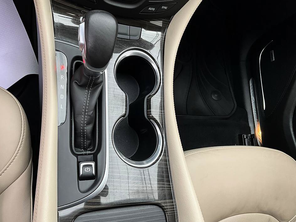 Used 2019 Buick Envision Premium AWD/4WD image 25