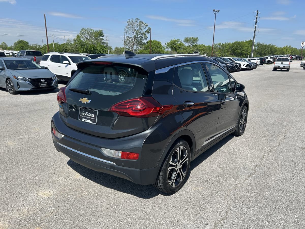 Used 2017 Chevrolet Bolt Premier w/ Driver Confidence II Package FWD image 5