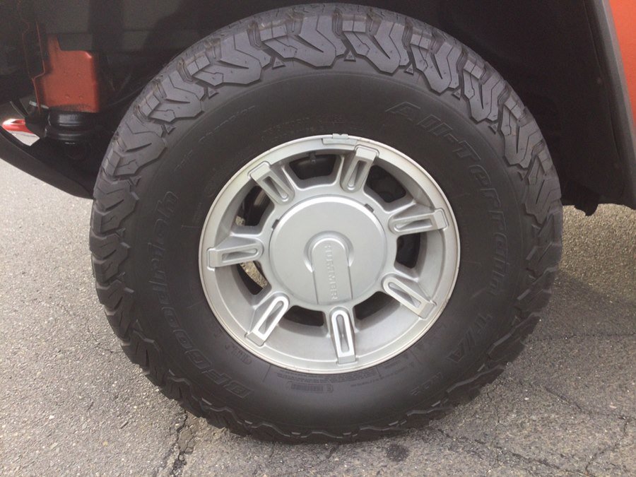 Used 2003 HUMMER H2 w/ Preferred Equipment Group image 40