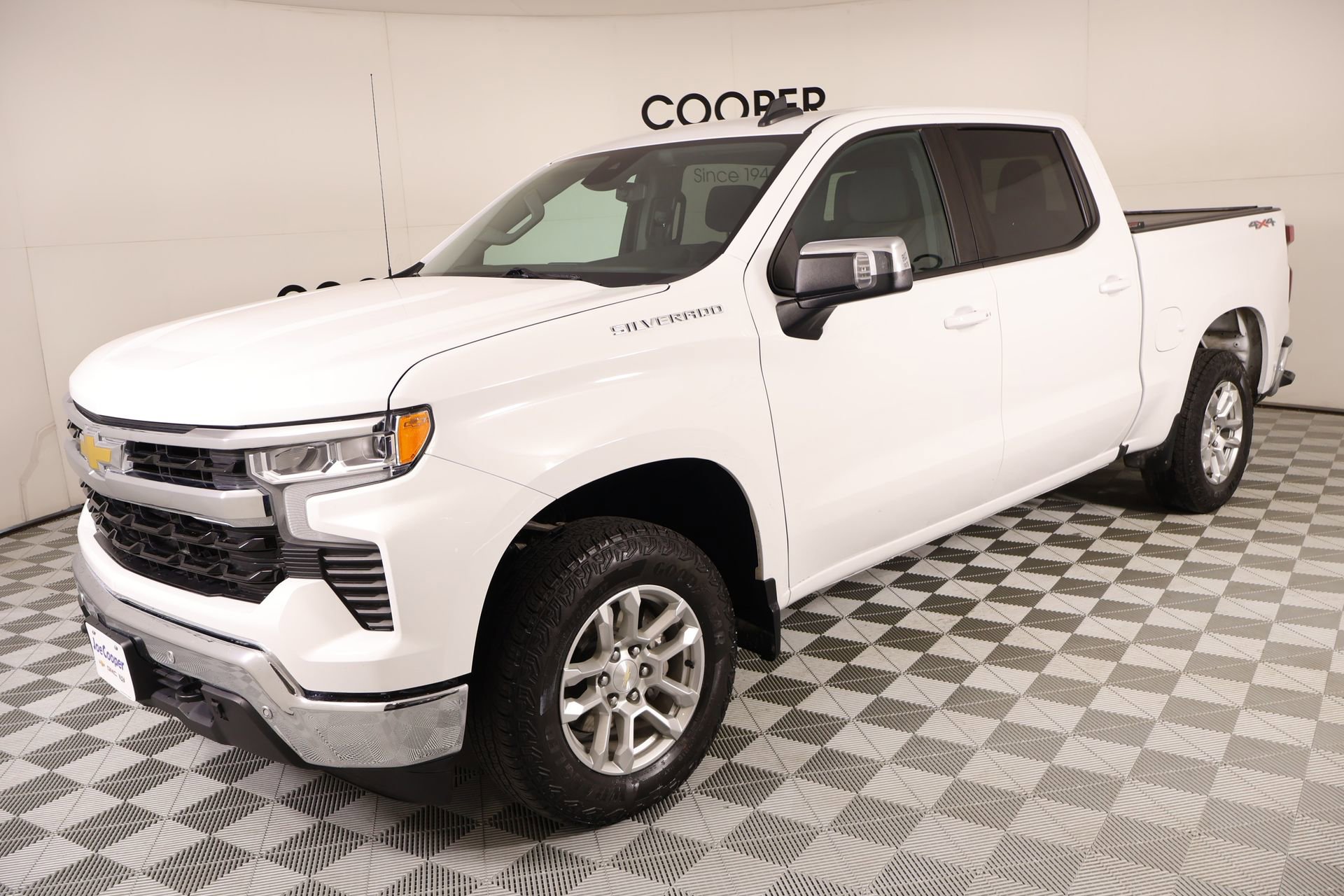 Used 2024 Chevrolet Silverado 1500 LT w/ Convenience Package II image 11