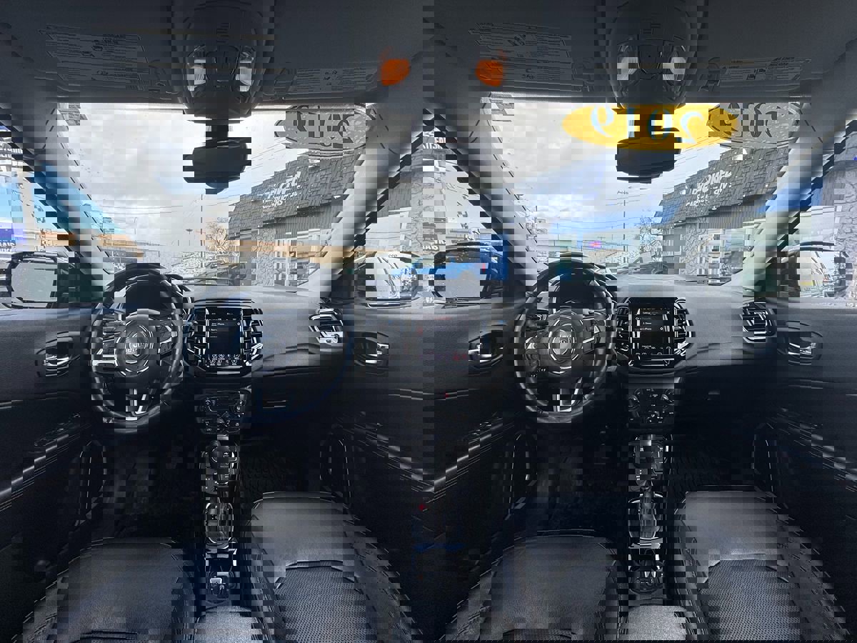 Used 2019 Jeep Compass Limited image 12