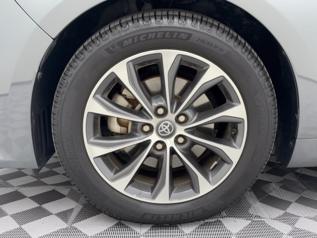 Used 2016 Toyota Avalon XLE FWD image 13