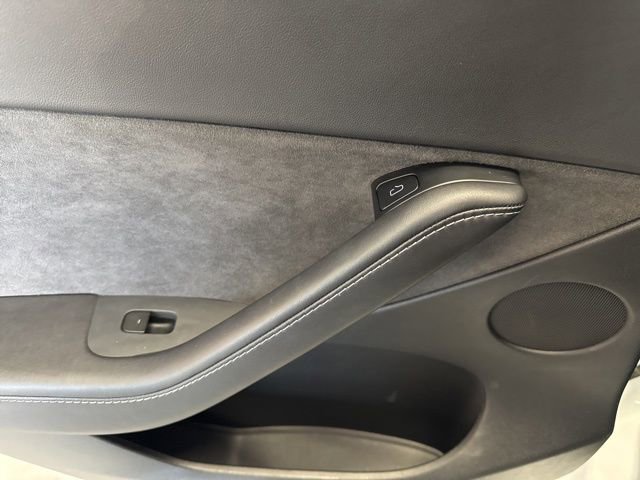 Used 2021 Tesla Model Y Long Range image 31