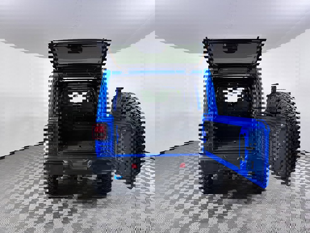 Used 2024 Jeep Wrangler Willys image 11