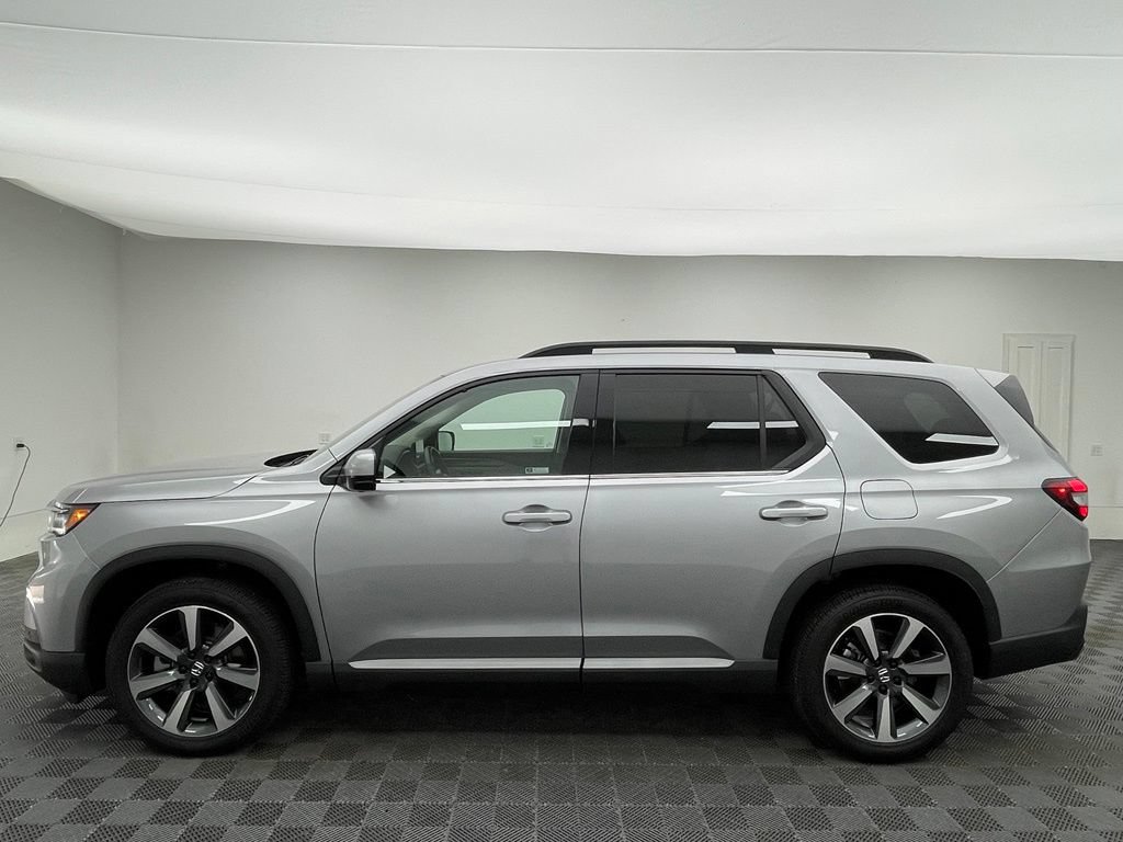 Used 2025 Honda Pilot Elite image 14