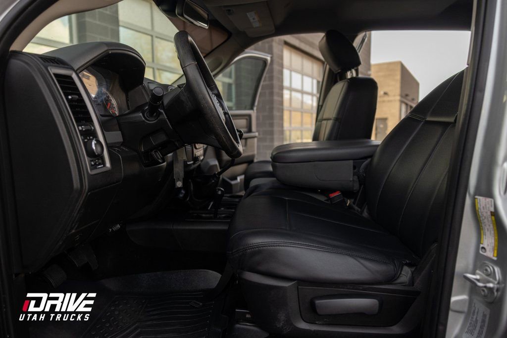 Used 2017 RAM 3500 Tradesman w/ Chrome Appearance Group image 24