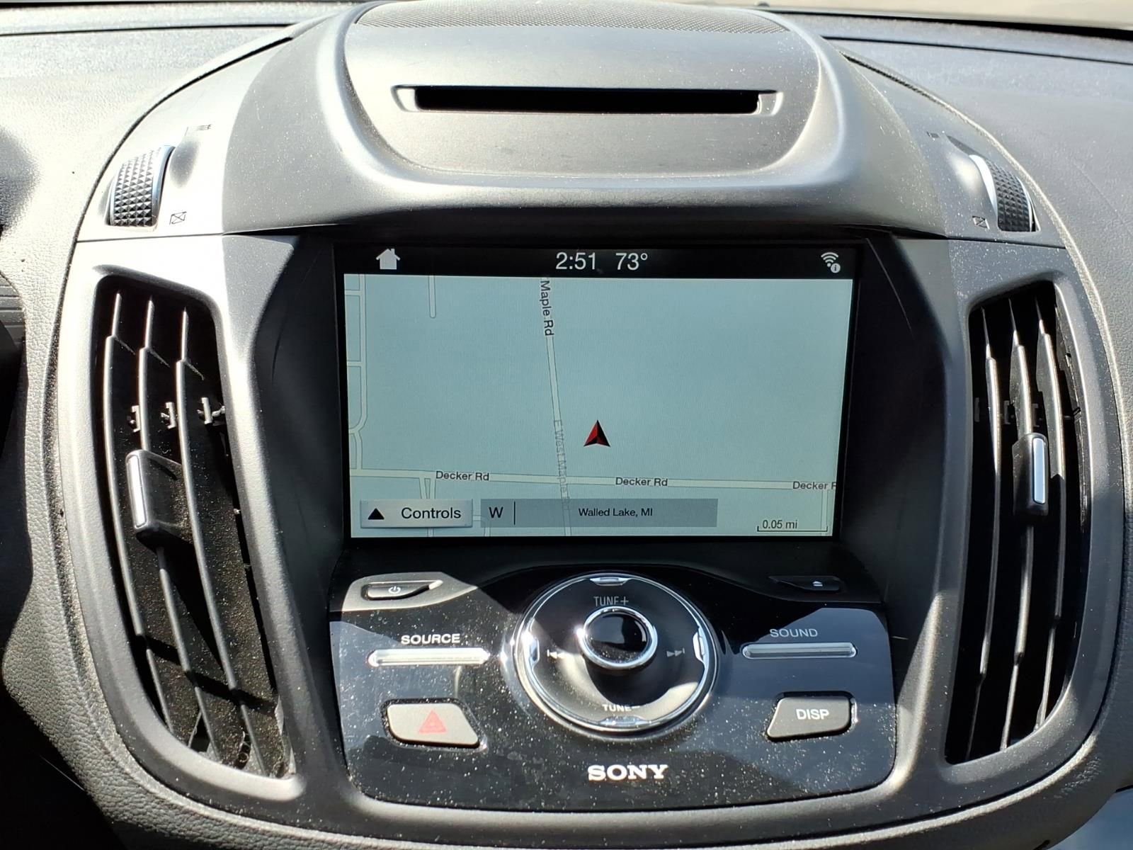 Used 2018 Ford C-MAX Titanium w/ Equipment Group 301A FWD image 15