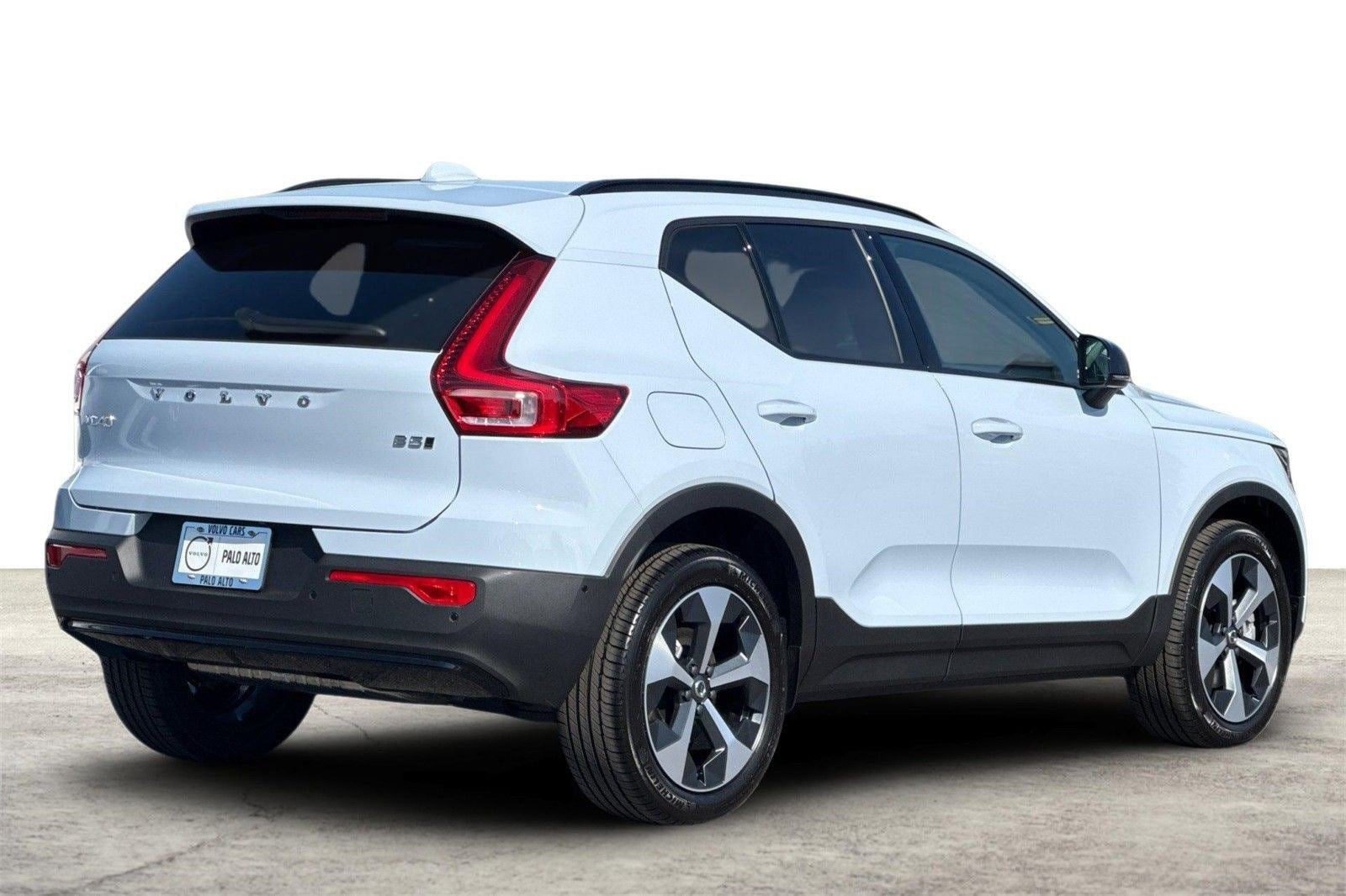 New 2026 Volvo XC40 B5 Plus w/ Protection Package Premier AWD/4WD image 2