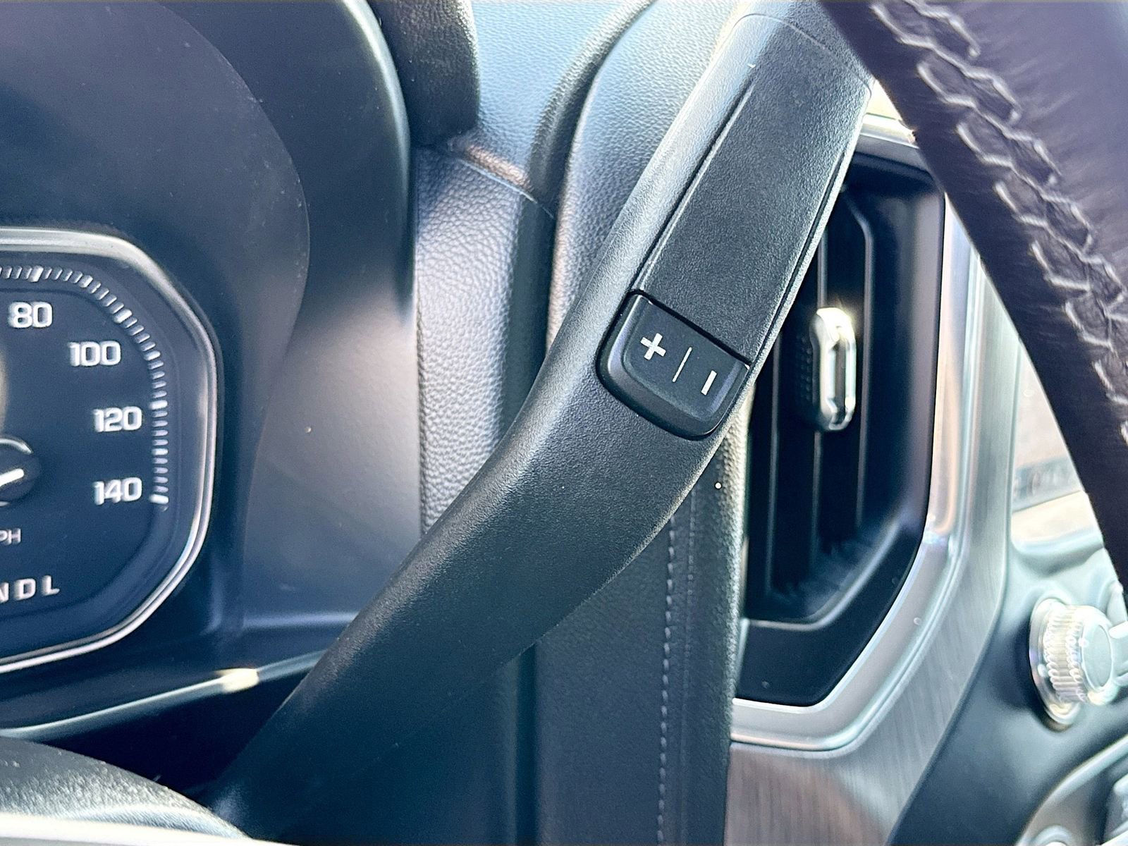 Used 2022 GMC Sierra 2500 Denali w/ Technology Package image 17