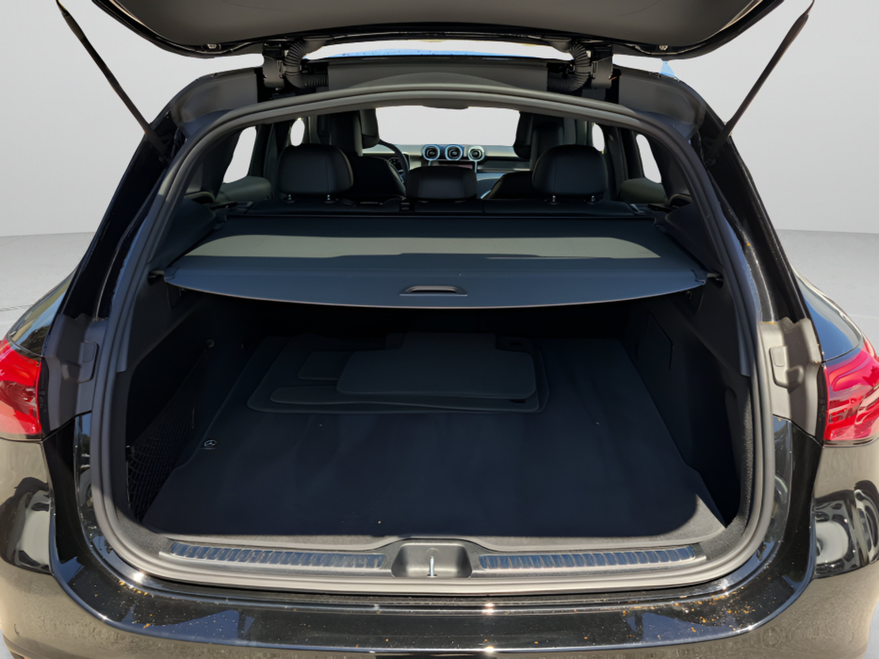 Certified 2025 Mercedes-Benz GLC 300 image 5